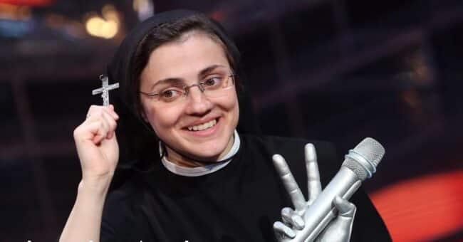 The Voice, Suor Cristina ha lasciato la vita consacrata: si dedicherà solo alla musica