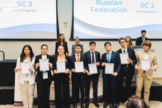 Gli studenti del liceo Spedalieri di Catania ad Abu Dhabi come delegati dell’Onu: “Un viaggio indimenticabile”