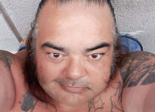 Morto il tatuatore Sergio Spatola. “Come è strana la vita…”