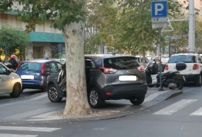 Quartiere Borgo-Sanzio di Catania, il Presidente Ferrara segnala il parcheggio selvaggio in Corso Italia