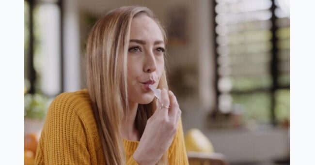 Arriva anche in Europa il “Salistick”, il test di gravidanza salivare: come funziona e costo