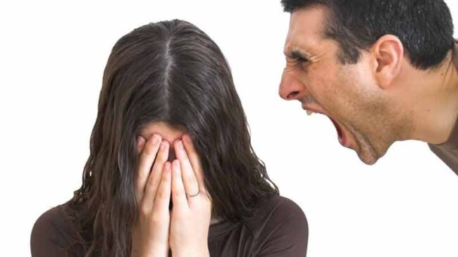 Quando le parole lasciano i lividi, la violenza “invisibile”: non si vede ma si sente