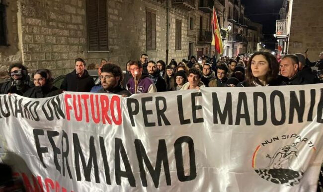 Fiaccolata nel Palermitano per l’emergenza emigrazione: partiti più di 800mila siciliani