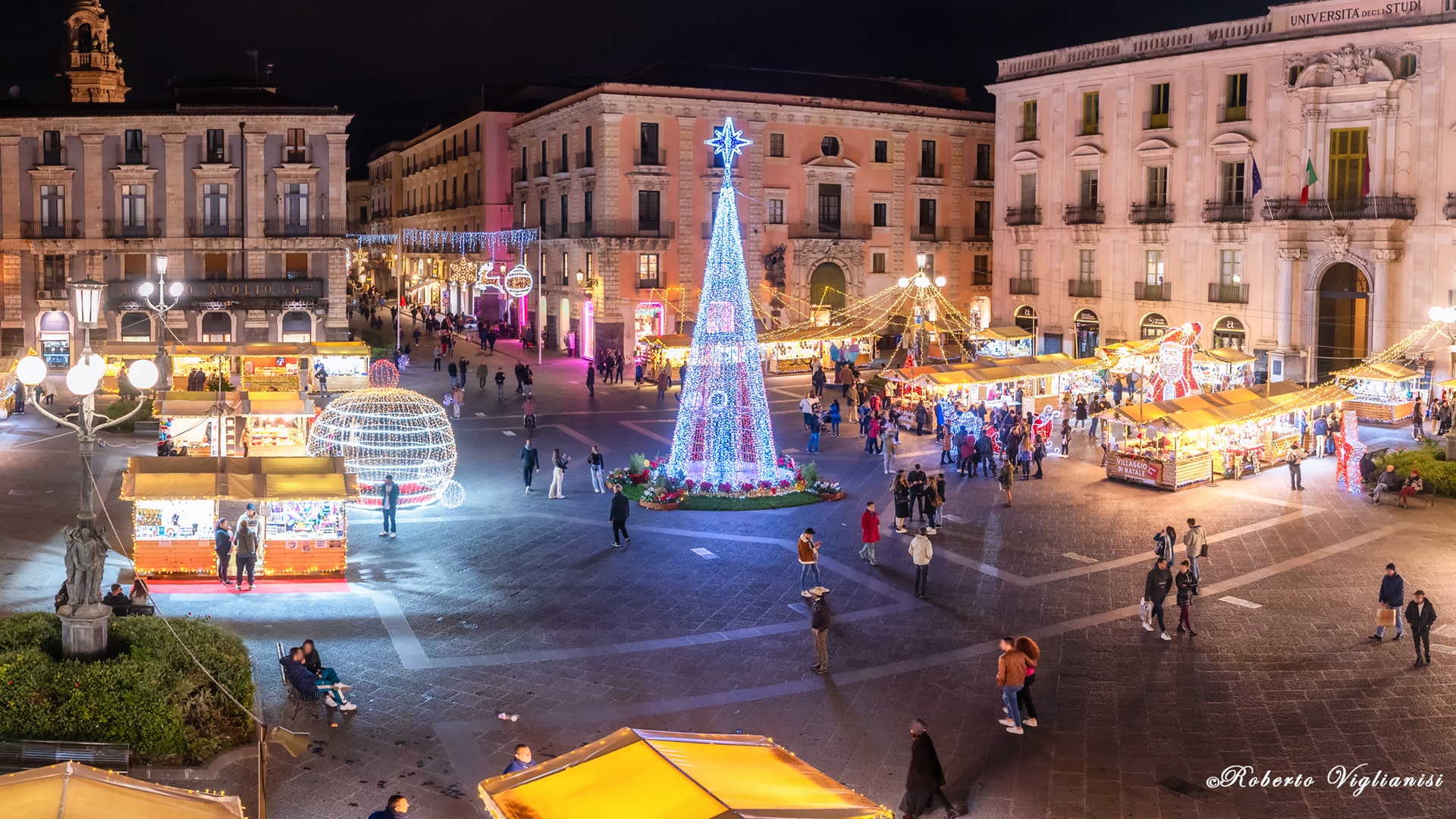 I mercatini di Natale “illuminano” il centro storico catanese: orari e novità di quest’anno