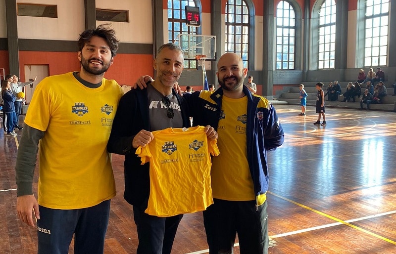 “Piccoli a canestro”, il quadrangolare di minibasket ricco di doni per gli alunni dell’IC “San Giorgio” di Catania