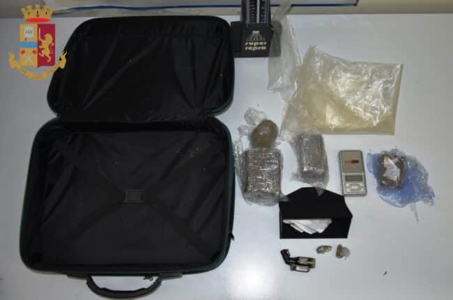 Arrestato un 36enne con un chilo di marijuana nella camera da letto