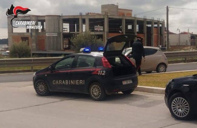 Armi, munizioni e droga: arrestato un 25enne a Pachino