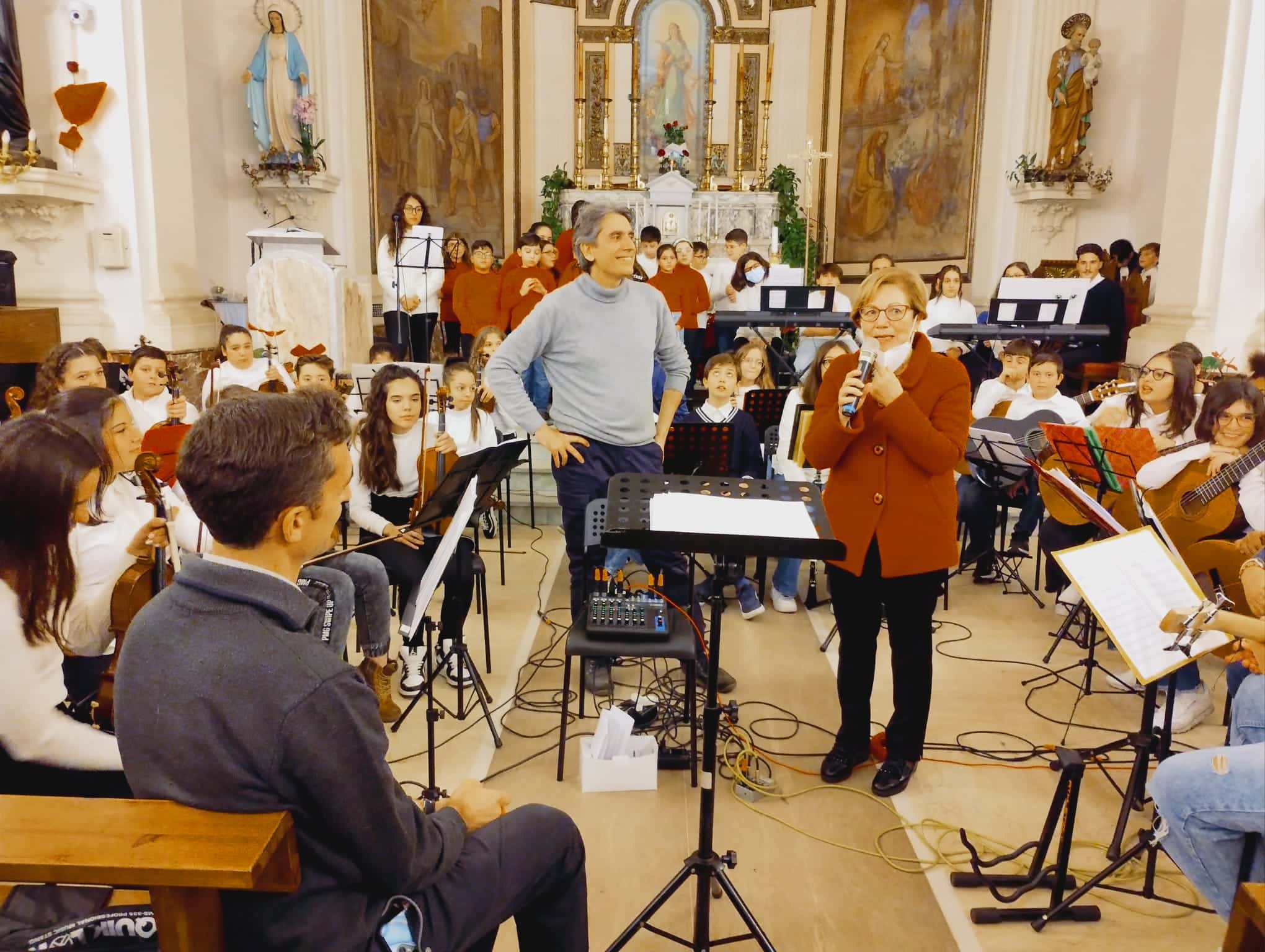 L’IC “A. Malerba” di Catania augura Buon Natale con la sua orchestra in concerto – IL VIDEO