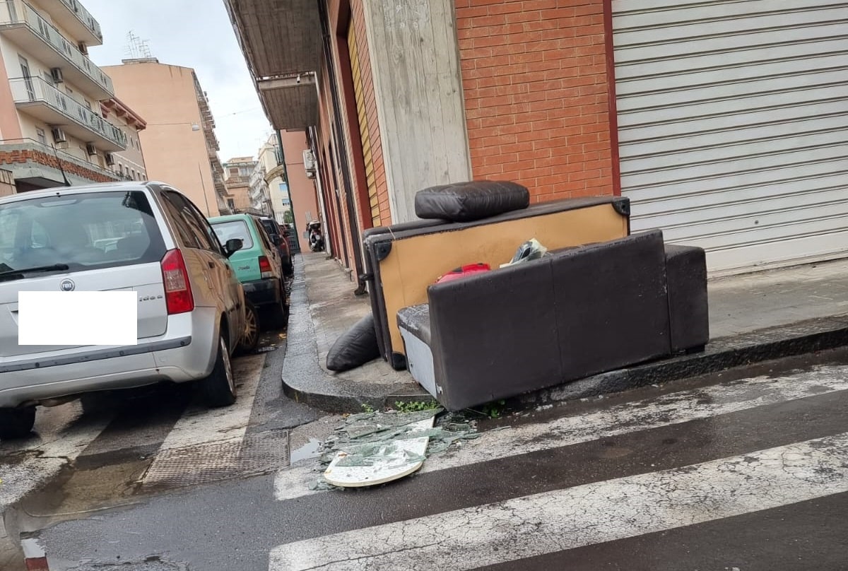Catania sommersa dalla spazzatura, aumentano le discariche abusive in città: occorre un intervento