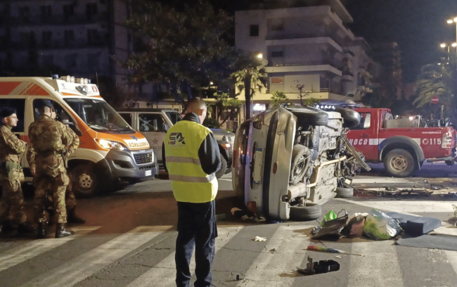 Pauroso incidente stradale nella notte a Catania – LE FOTO