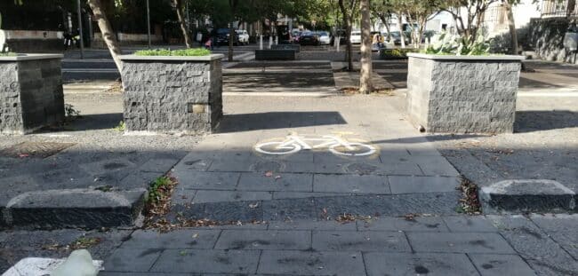Catania, non pista ciclabile ma “percorso a ostacoli”: la segnalazione del Comitato Romolo Murri