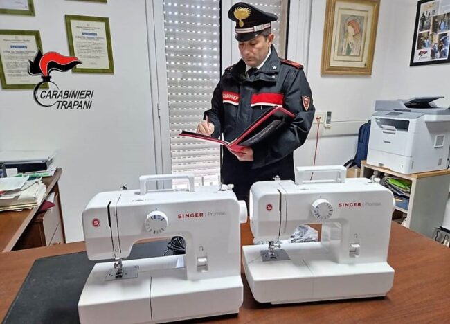 Anziana compra due macchine da cucire rubate in Diocesi: denunciata, beccato anche ladro