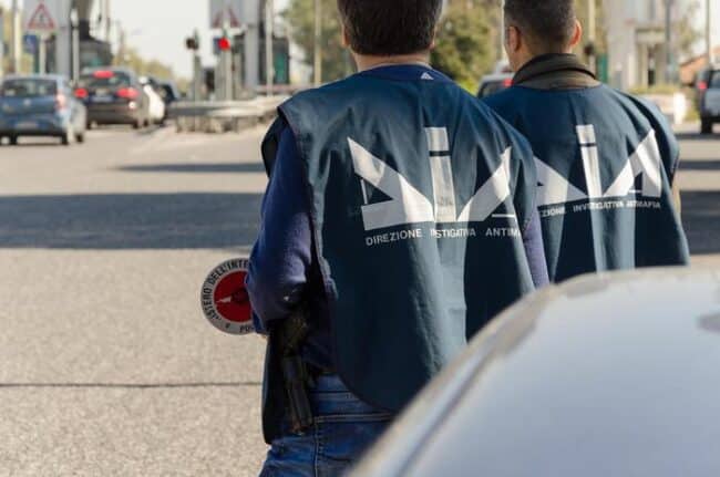 Confiscati 1,3 milioni di euro di beni a padre e figlio: attivi nell’edilizia ma “vicini” alla mafia