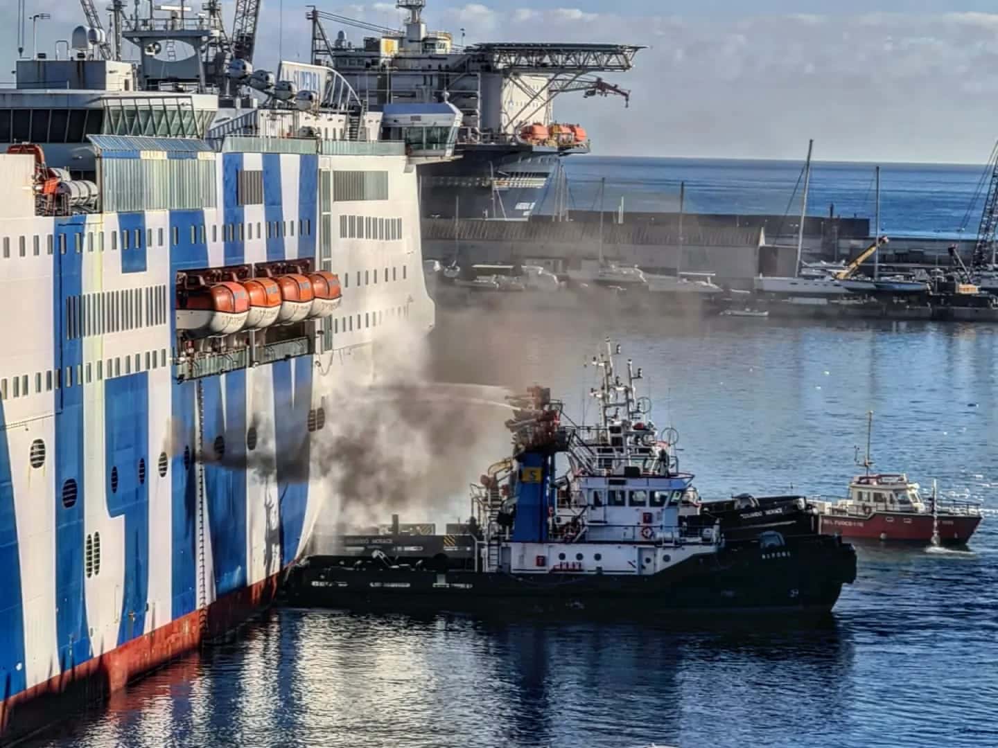 Rogo, fumo e paura sul traghetto “La Superba” al porto di Palermo: le precisazioni della Compagnia