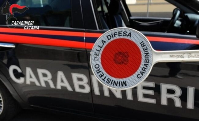 Inseguimento a Catania, 21enne semina il panico con un’auto rubata