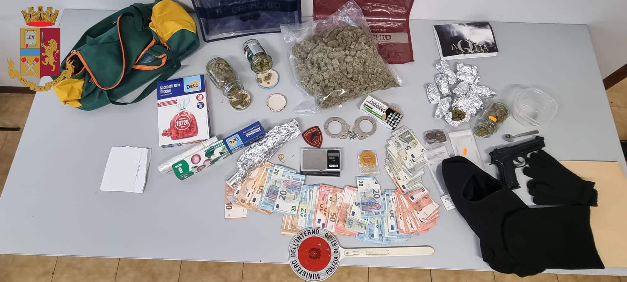 Droga, pistola e soldi: arrestato catanese sull’Asse dei Servizi