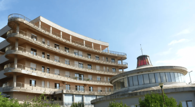 Impiantato per la prima volta defibrillatore cardiaco sottocutaneo: il paziente ha soltanto 19 anni