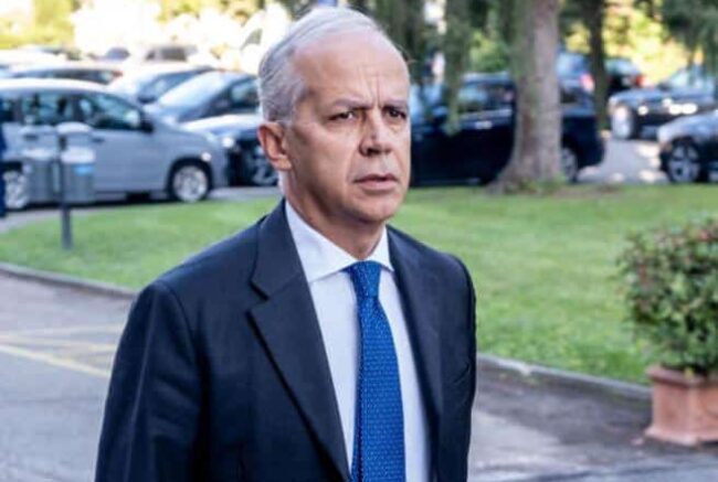 Emergenza migranti, ministro Piantedosi in Sicilia: “Ci sarà un’equa distribuzione”