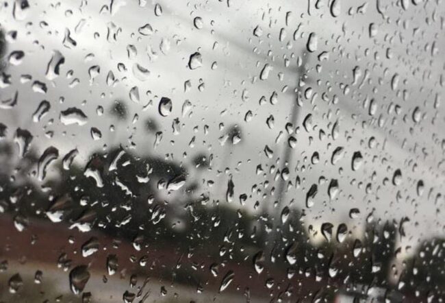 Maltempo a Palermo, strade e case allagate: evacuata una scuola