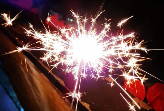 Tocca il sedere alla fidanzata dell’amico che reagisce con un pugno: 21enne finisce in Rianimazione