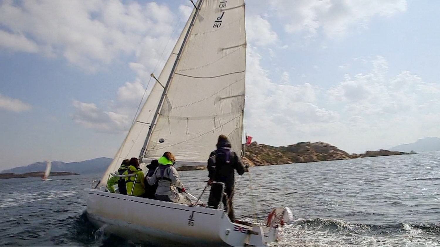 “Ritorno all’Isola”: il cancro, una barca a vela e un viaggio alla scoperta della felicità