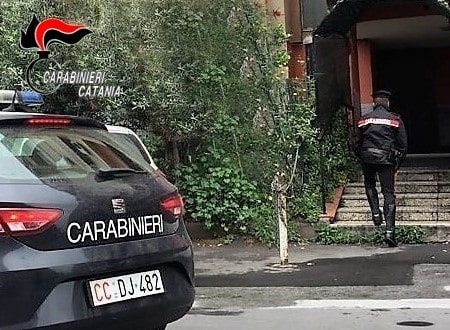 Due catanesi arrestati con un ponteggio in un’auto noleggiata