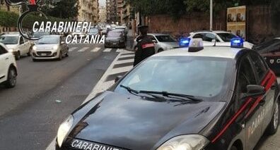 Tentano di rubare una moto, arrestati due minorenni a Catania