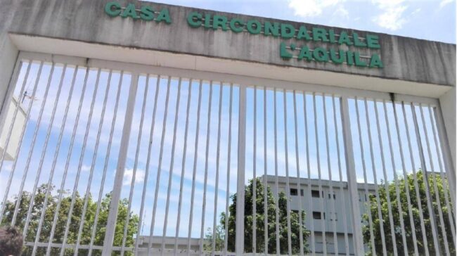 Messina Denaro, in quale carcere è rinchiuso e chi è il suo avvocato: oggi inizio chemioterapia