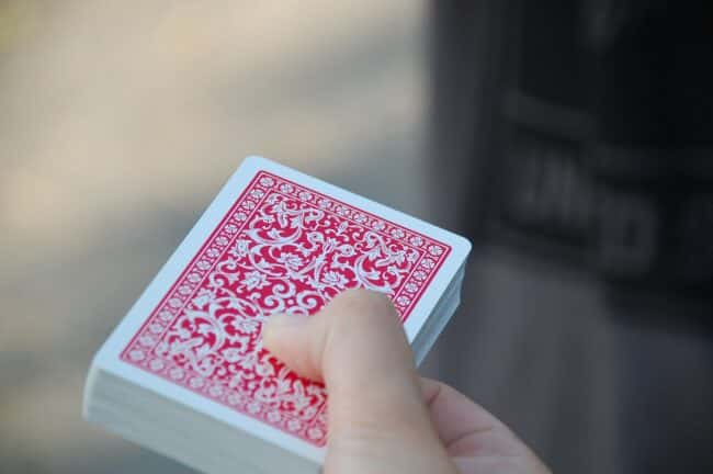 Tradizioni siciliane: i giochi di carte più famosi sull’isola
