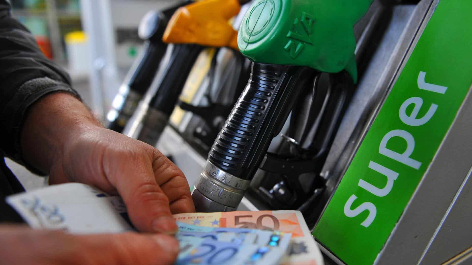 Carburante oltre i due euro: isole minori in crisi, anche il costo del gpl in bombola è più che triplicato