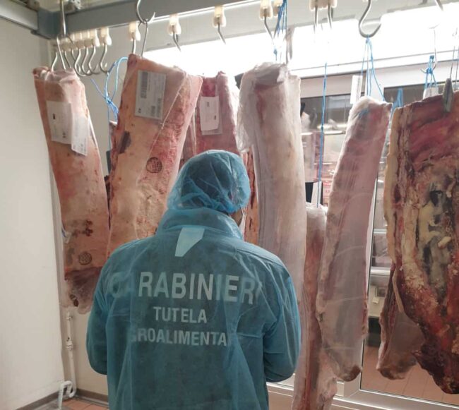 Controlli sulla filiera agroalimentare, sequestrati oltre 20 chili di carne priva di tracciabilità