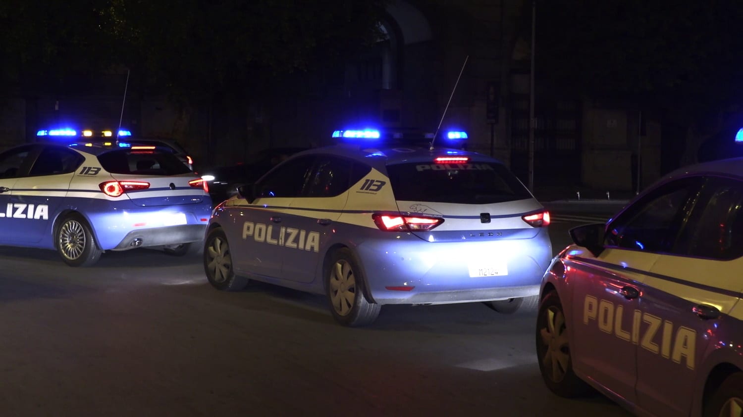 Dal rocambolesco inseguimento allo schianto contro un cancello: arrestati 3 ladri d’auto