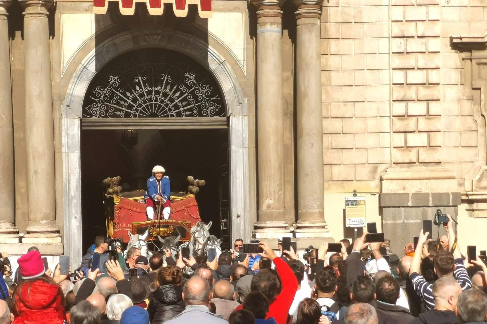 Sant’Agata, la carrozza del Senato torna tra i devoti e dà il via alle celebrazioni – FOTO