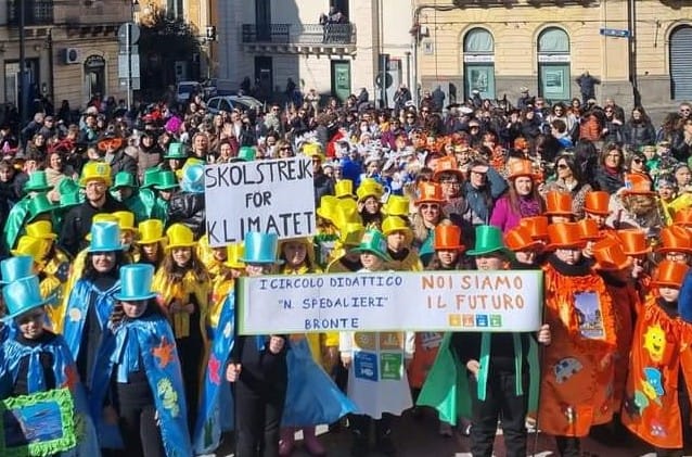 Il Carnevale del Circolo didattico “N. Spedalieri” di Bronte tra divertimento e impegno civico
