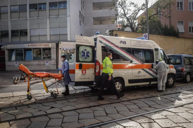 Si sfiora la tragedia durante i festeggiamenti di Carnevale: accoltellato 16enne