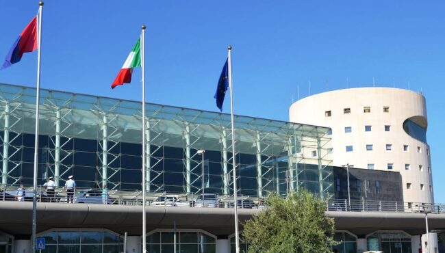 Autonoleggio truffava i clienti con verbali falsi e incidenti “immaginari”