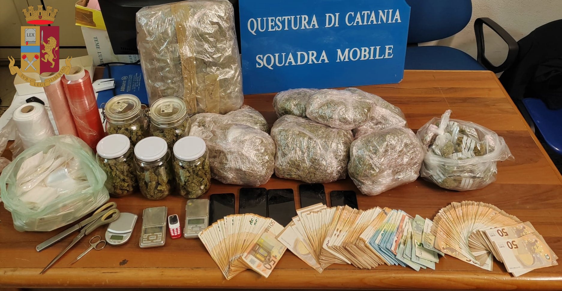 Catania, arrestato 53enne con diversi chili di marijuana in casa