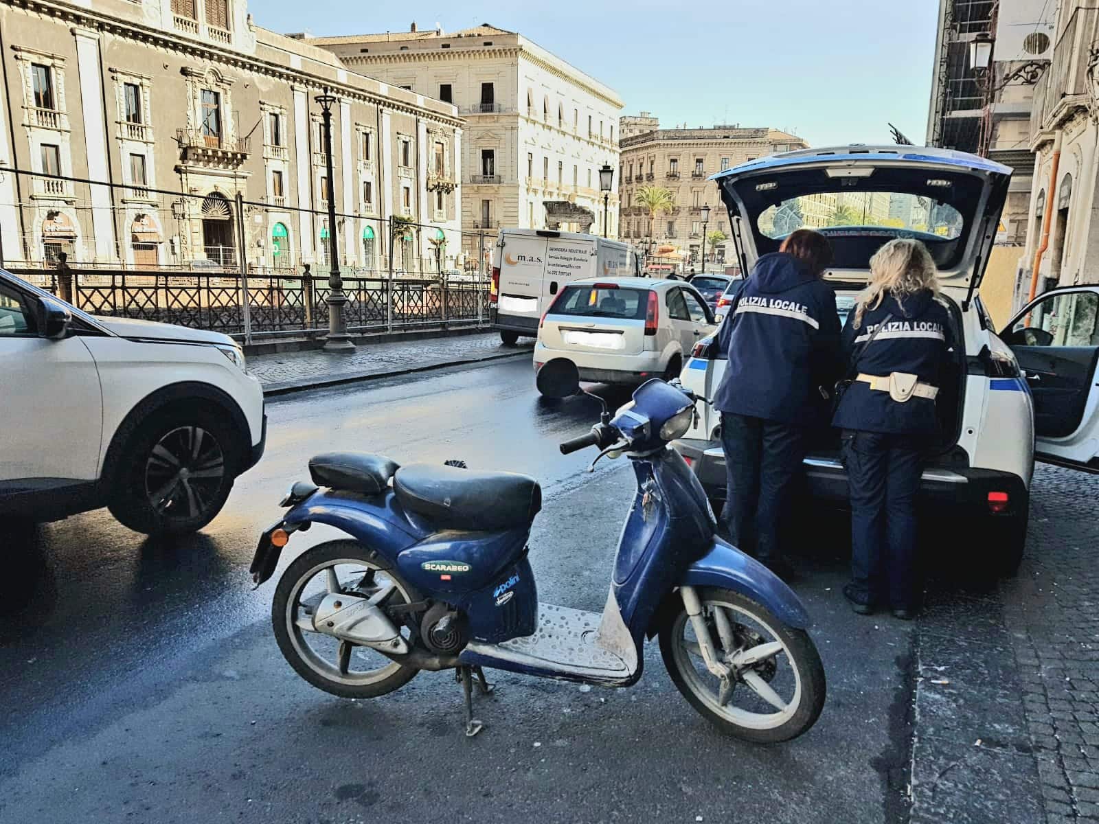 Catania, controlli della municipale: raffica di verbali