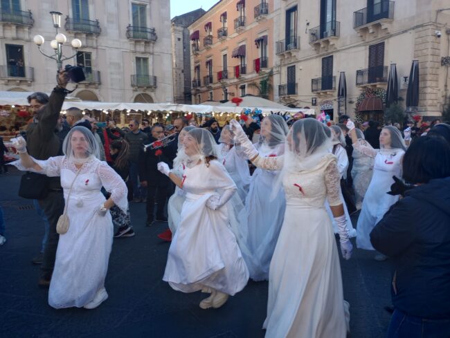 Le “Ntuppatedde” di Sant’Agata: il richiamo velato della libertà femminile