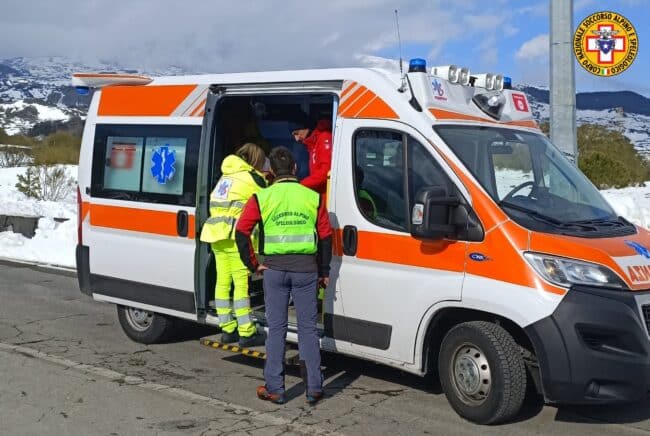 Paura nel Catanese, donna morsa da un cane randagio finisce in ospedale