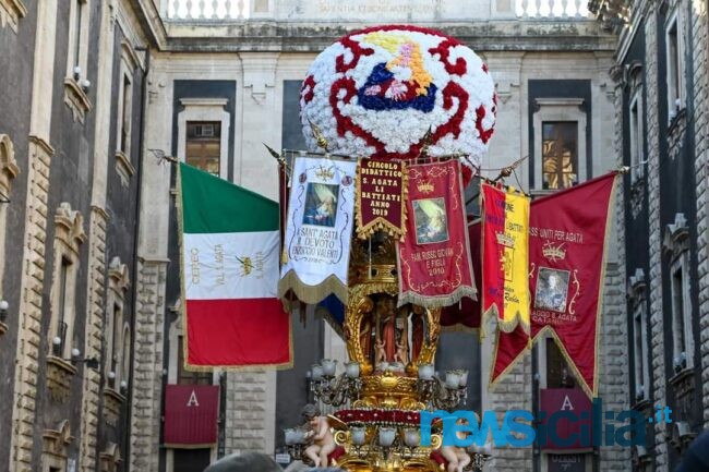 Sant’Agata, le candelore di Panettieri, Rinoti e Ortofrutticoli – VIDEO E INTERVISTE
