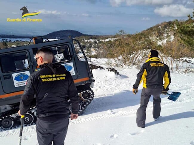 Maltempo in Sicilia, salvate persone rimaste isolate sull’Etna