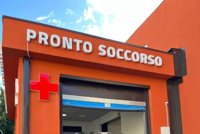 Pala meccanica si ribalta, un operaio Rap finisce al Policlinico di Palermo