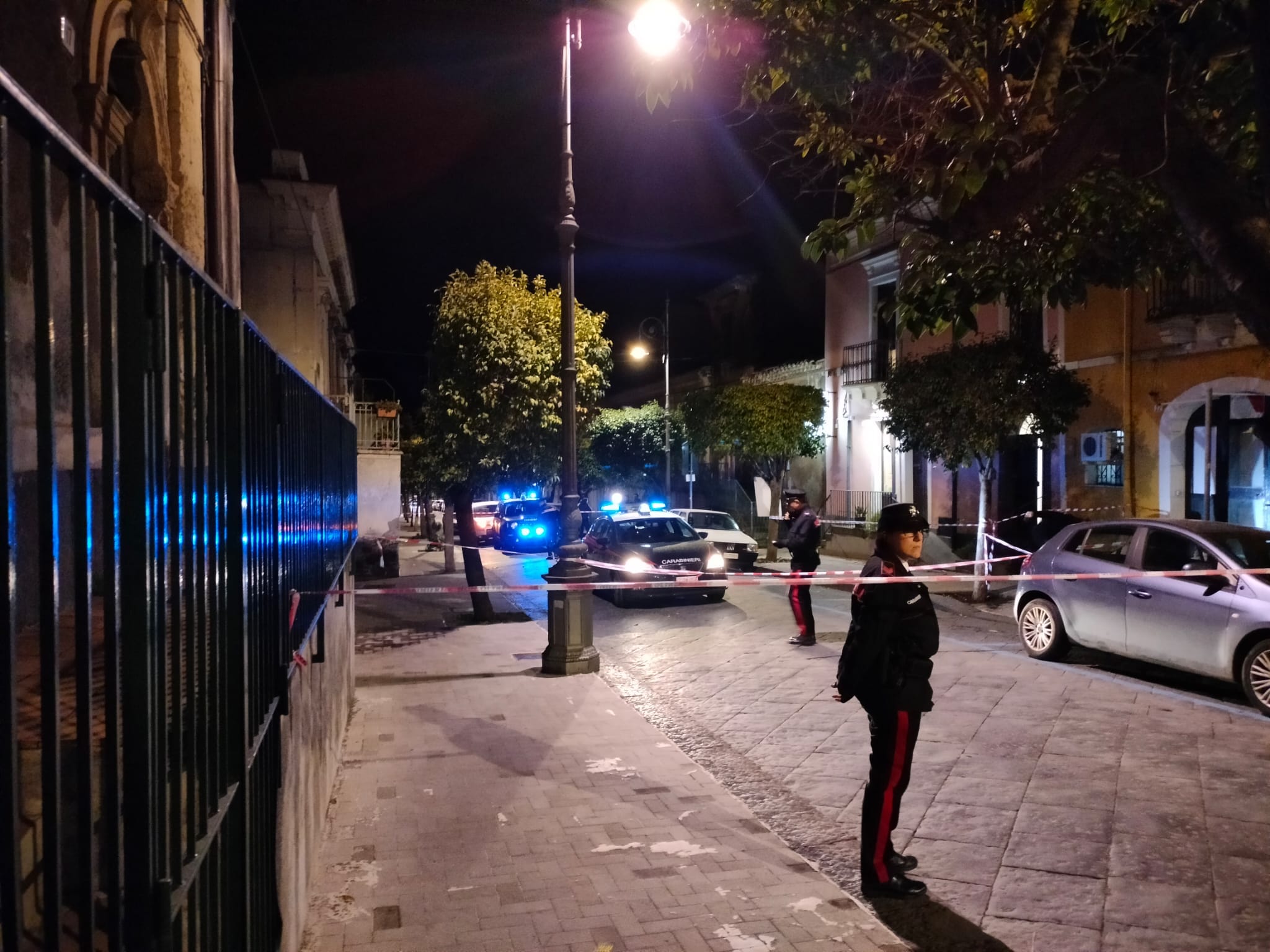 Sparatoria Aci Sant’Antonio, è morto l’uomo raggiunto da colpi di pistola in via Vittorio Emanuele