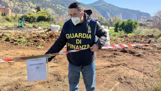 Sequestro di una discarica abusiva al velodromo: due soggetti indagati per incendio di rifiuti tossici – VIDEO