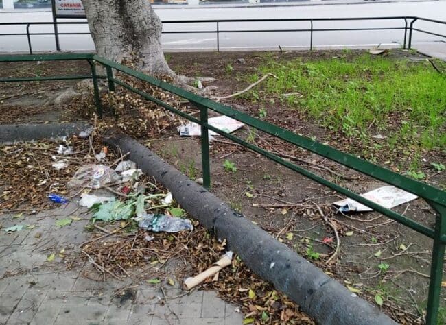 Catania, degrado e sporcizia a piazza Michelangelo: la segnalazione del Comitato Vulcania – FOTO