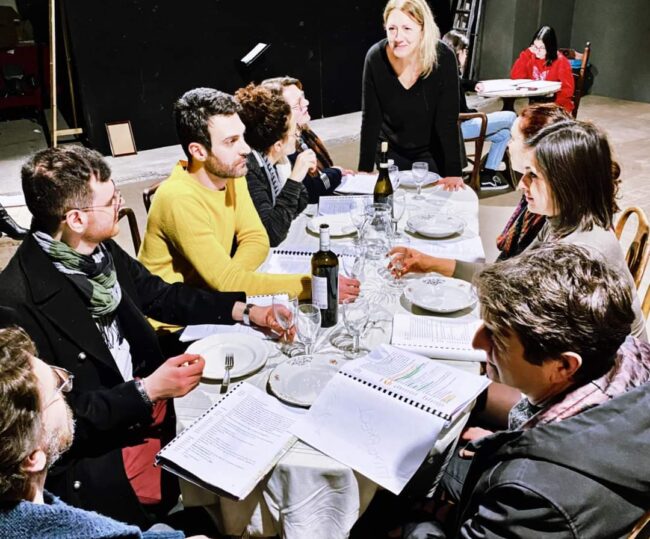 Il Teatro Stabile Mascalucia Mario Re ritorna in scena con “Agosto, Foto di famiglia” rappresentato per la prima volta in Italia