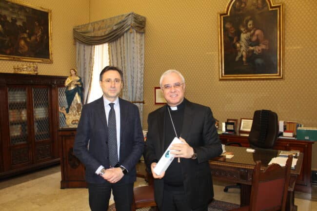 Le diocesi catanesi ricevono l’olio del Giardino della Memoria di Capaci: la memoria che unisce