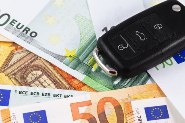 Tasse auto, pagare gli arretrati senza sanzioni: il successo della misura “Straccia bollo” in Sicilia