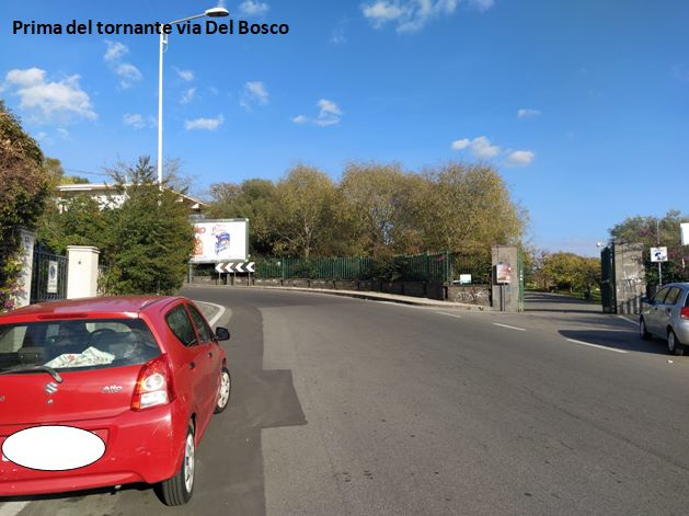 Incidente in via Del Bosco, auto si ribalta. Cerri (Comitato Vulcania): “È allarme” – FOTO